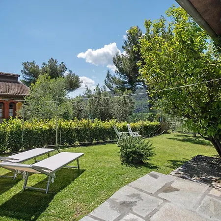 Villa Casa Rosmarino Cisano sul Neva