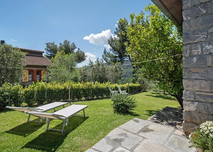 Villa Casa Rosmarino Cisano sul Neva