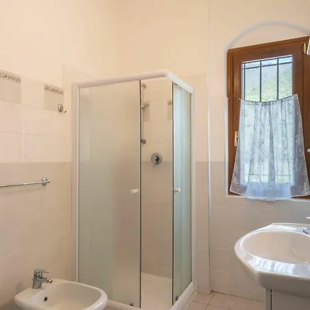 Casa Rosmarino * Cisano sul Neva