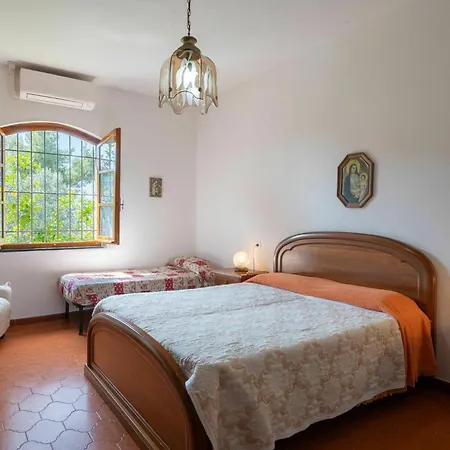 Villa Casa Rosmarino Cisano sul Neva
