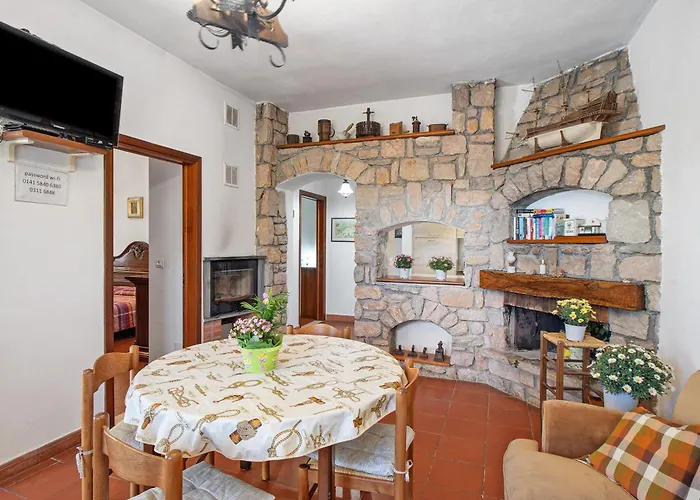 Casa Rosmarino * Cisano sul Neva