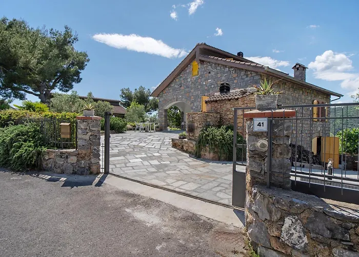 Casa Rosmarino Villa Cisano sul Neva